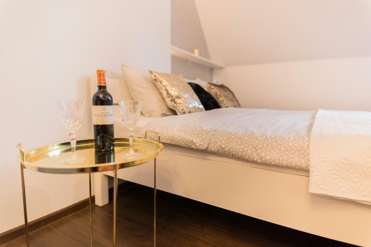 Goldeneye Center Apartment *