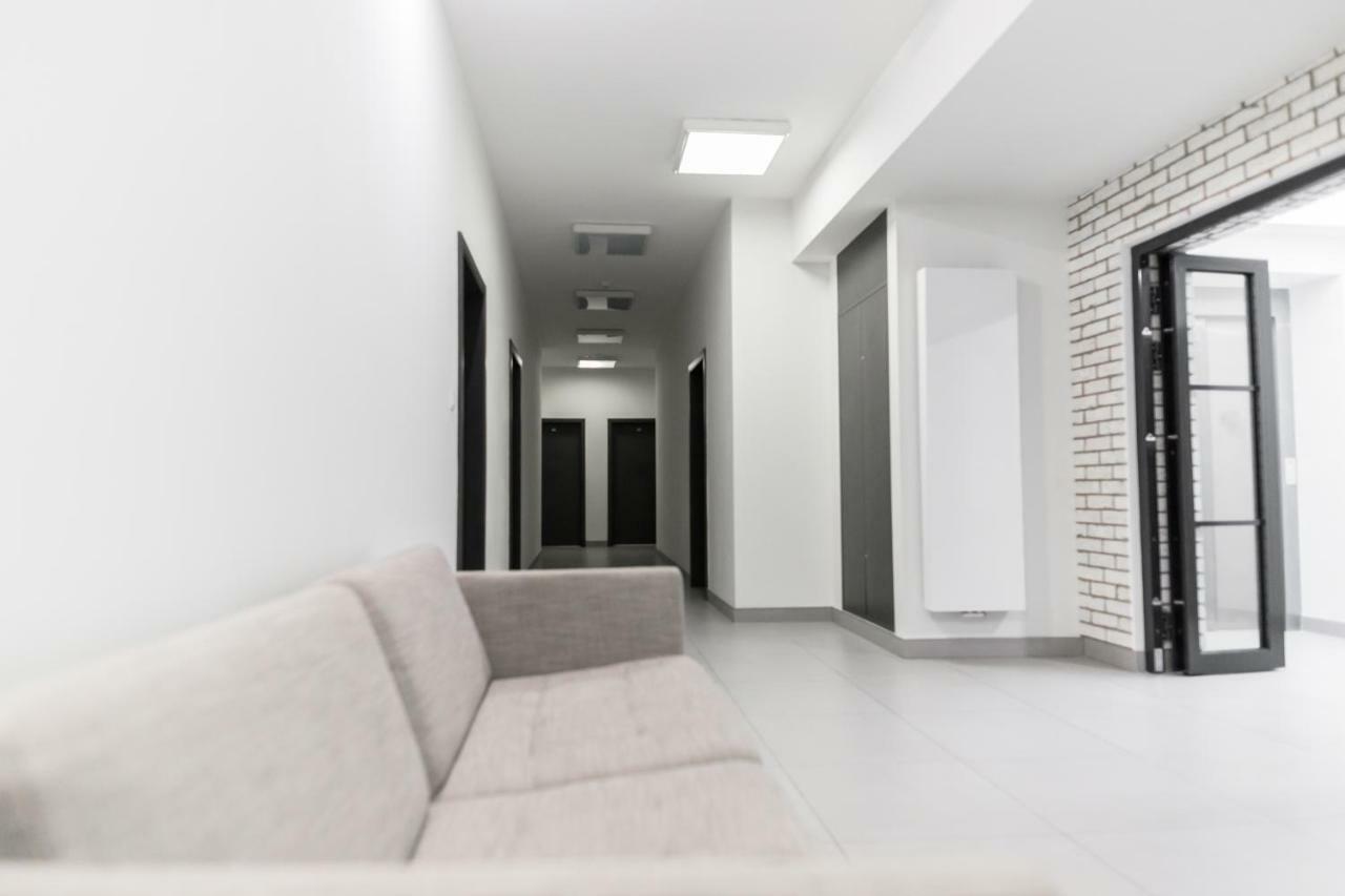 Goldeneye Center Апартаменти *